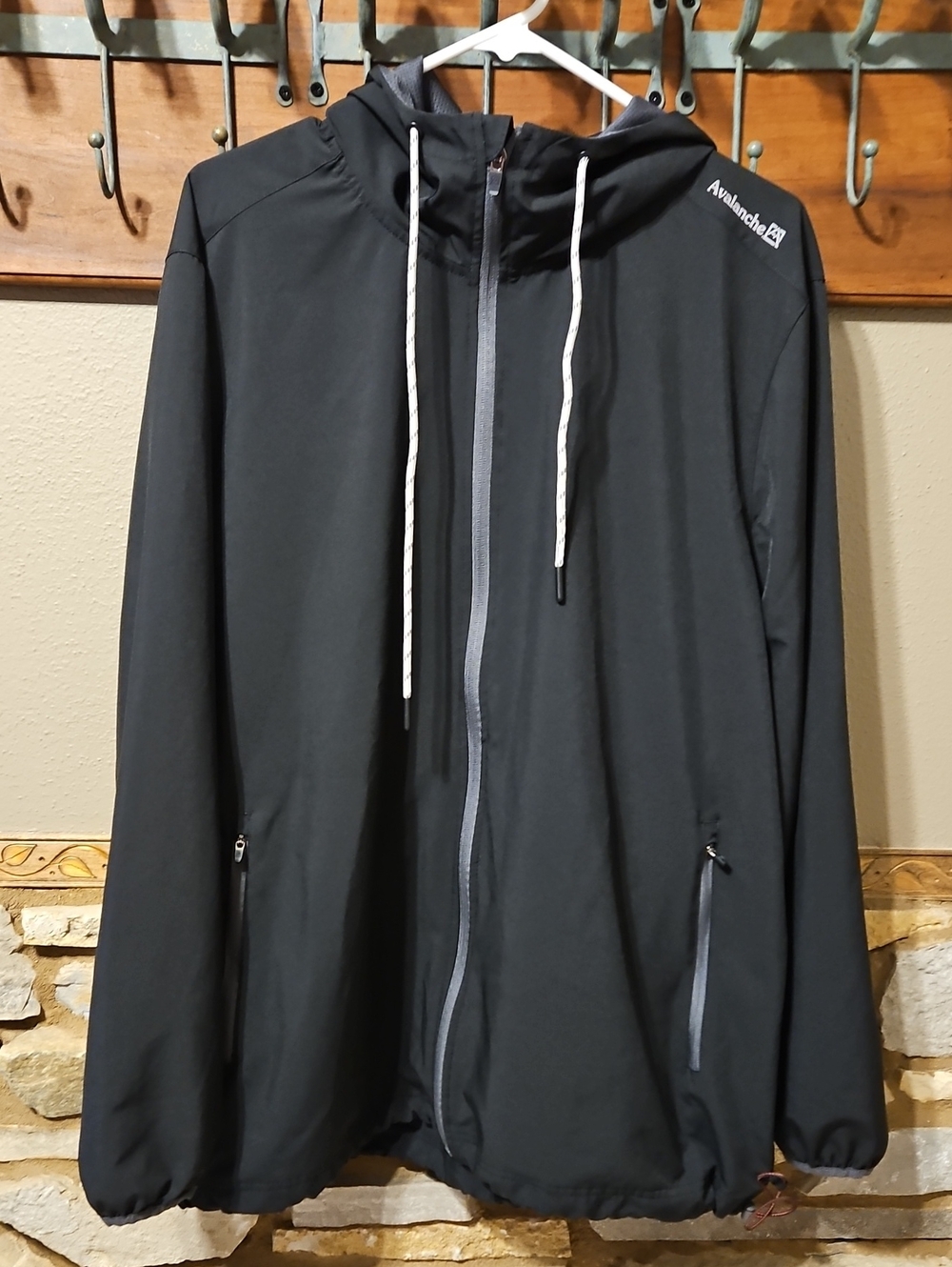NWOT Avalanche Thin Hooddd Zip Up Jacket Size XL
